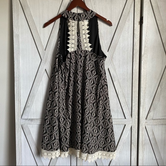 Nordstrom Black and White Mini dress,beautiful lace detailing. SZ L. 2 for $20 - Picture 4 of 8